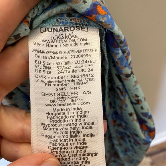 Junarose- Plus Size Sema Zeenan Shaped Dress - Picture 4 of 7